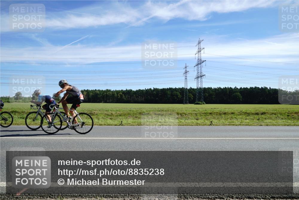 07.09.2025 - 19. Norderstedt Triathlon Michael Burmester http://msf.ph/oto/8835238 07.09.2025 12:00:55 Radfahren 822, 1225 meine-sportfotos.de