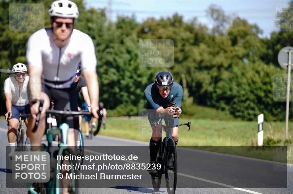 07.09.2025 - 19. Norderstedt Triathlon Michael Burmester http://msf.ph/oto/8835239 07.09.2025 12:29:59 Radfahren 145, 177, 251, 737, 811 meine-sportfotos.de