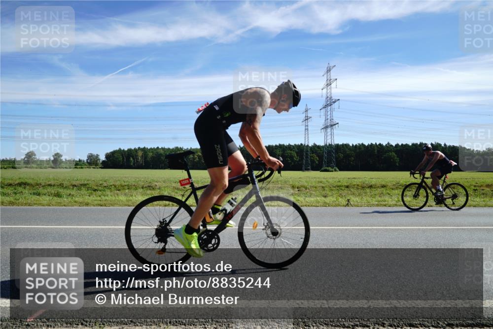 07.09.2025 - 19. Norderstedt Triathlon Michael Burmester http://msf.ph/oto/8835244 07.09.2025 12:00:57 Radfahren 822, 1225, 1327 meine-sportfotos.de