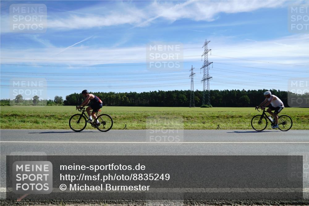 07.09.2025 - 19. Norderstedt Triathlon Michael Burmester http://msf.ph/oto/8835249 07.09.2025 12:00:58 Radfahren 822, 1225, 1327 meine-sportfotos.de