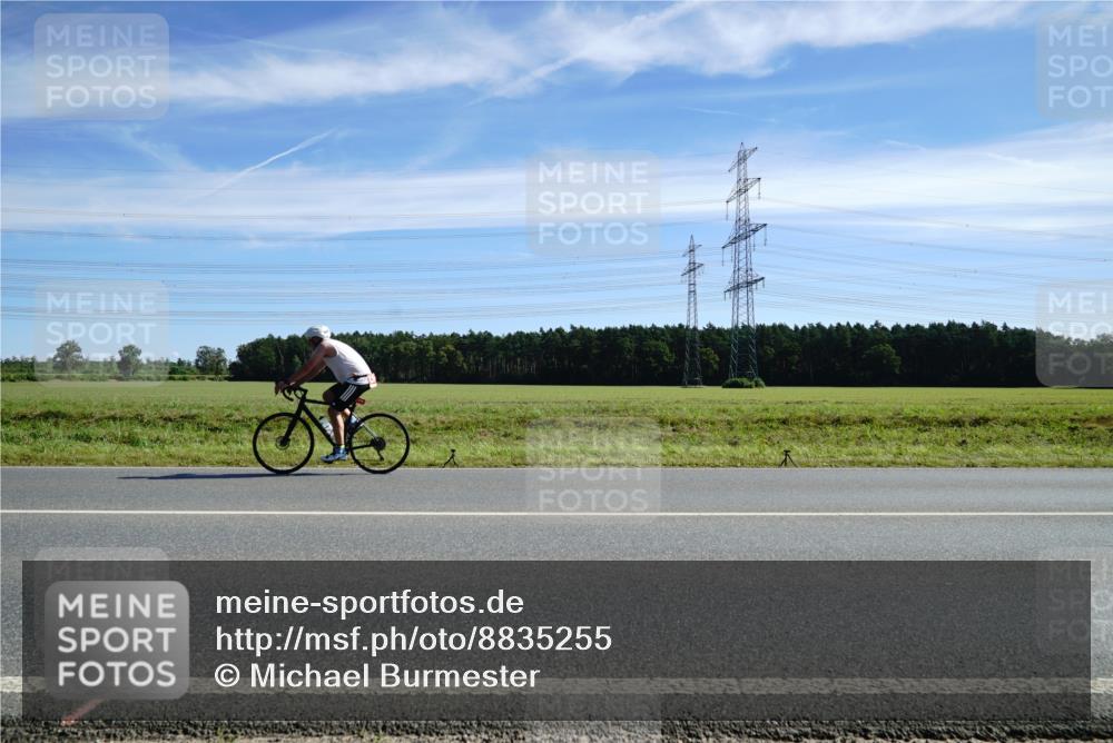 07.09.2025 - 19. Norderstedt Triathlon Michael Burmester http://msf.ph/oto/8835255 07.09.2025 12:00:59 Radfahren 1225, 1327 meine-sportfotos.de