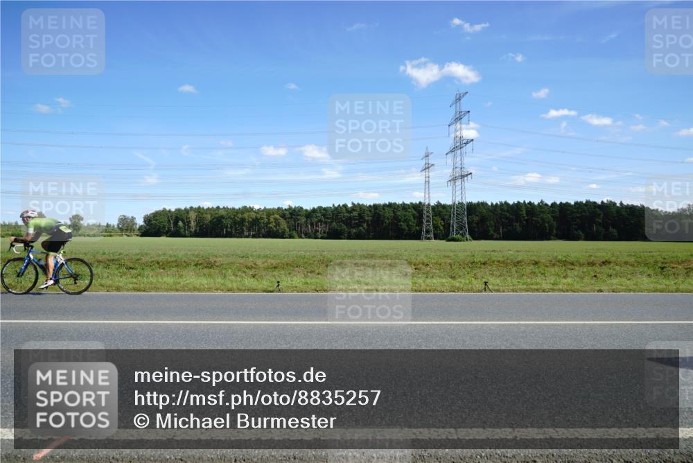 07.09.2025 - 19. Norderstedt Triathlon Michael Burmester http://msf.ph/oto/8835257 07.09.2025 14:05:18 Radfahren 427 meine-sportfotos.de