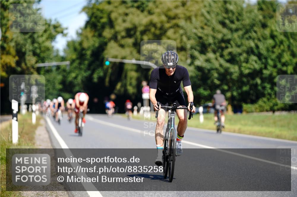 07.09.2025 - 19. Norderstedt Triathlon Michael Burmester http://msf.ph/oto/8835258 07.09.2025 12:30:10 Radfahren 295, 1328 meine-sportfotos.de