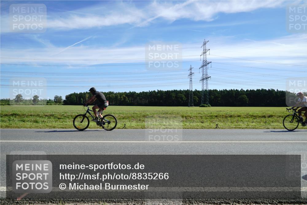 07.09.2025 - 19. Norderstedt Triathlon Michael Burmester http://msf.ph/oto/8835266 07.09.2025 12:01:00 Radfahren 850, 1225, 1327 meine-sportfotos.de