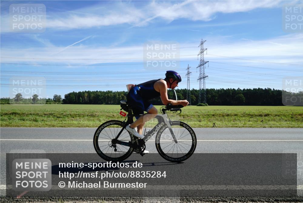 07.09.2025 - 19. Norderstedt Triathlon Michael Burmester http://msf.ph/oto/8835284 07.09.2025 12:01:03 Radfahren 162, 815, 850, 1327 meine-sportfotos.de