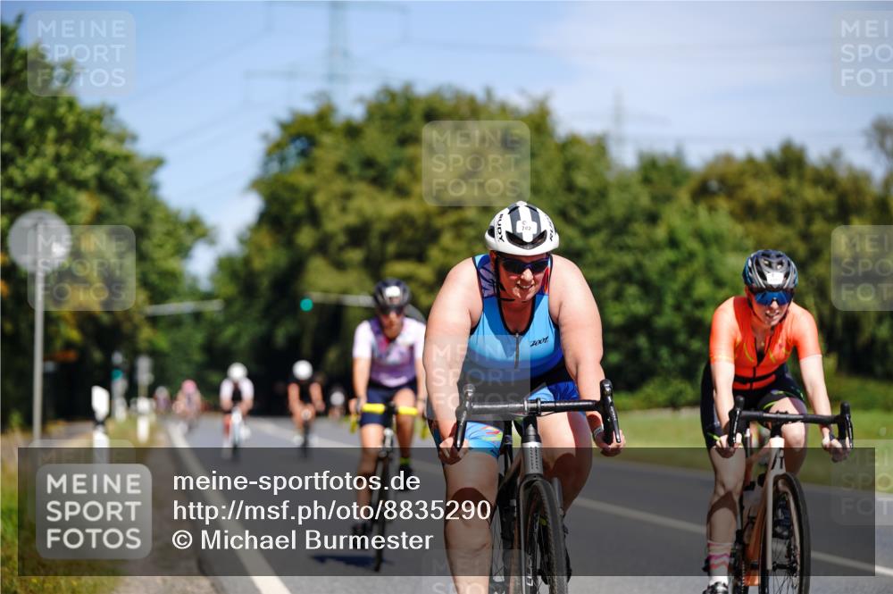 07.09.2025 - 19. Norderstedt Triathlon Michael Burmester http://msf.ph/oto/8835290 07.09.2025 12:30:22 Radfahren 293, 742, 1242, 1307, 1337, 1391 meine-sportfotos.de
