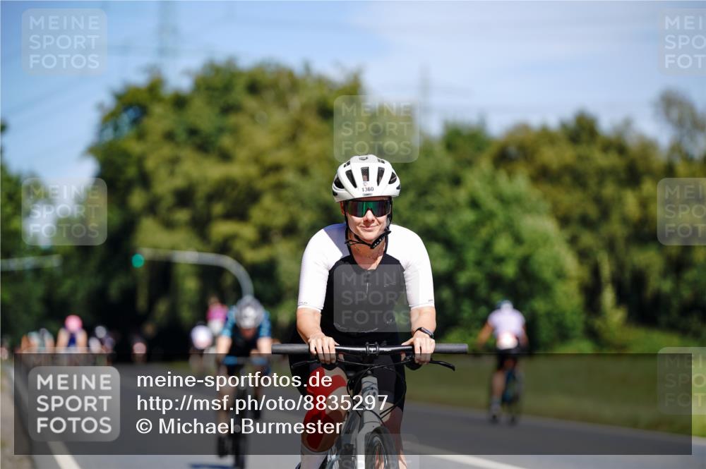 07.09.2025 - 19. Norderstedt Triathlon Michael Burmester http://msf.ph/oto/8835297 07.09.2025 12:30:29 Radfahren 207, 282, 1360 meine-sportfotos.de