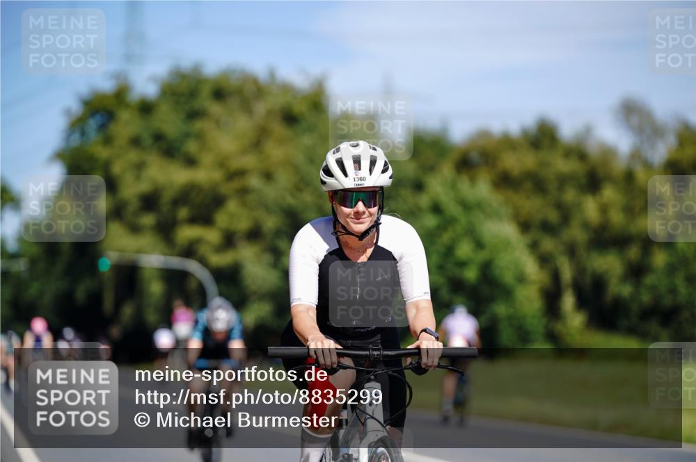 07.09.2025 - 19. Norderstedt Triathlon Michael Burmester http://msf.ph/oto/8835299 07.09.2025 12:30:29 Radfahren 207, 282, 1360 meine-sportfotos.de
