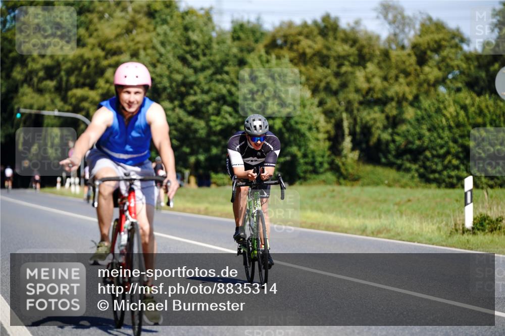 07.09.2025 - 19. Norderstedt Triathlon Michael Burmester http://msf.ph/oto/8835314 07.09.2025 12:30:35 Radfahren 715, 1295 meine-sportfotos.de