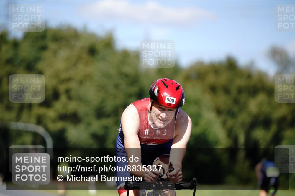 07.09.2025 - 19. Norderstedt Triathlon Michael Burmester http://msf.ph/oto/8835337 07.09.2025 13:49:56 Radfahren 908, 1467 meine-sportfotos.de