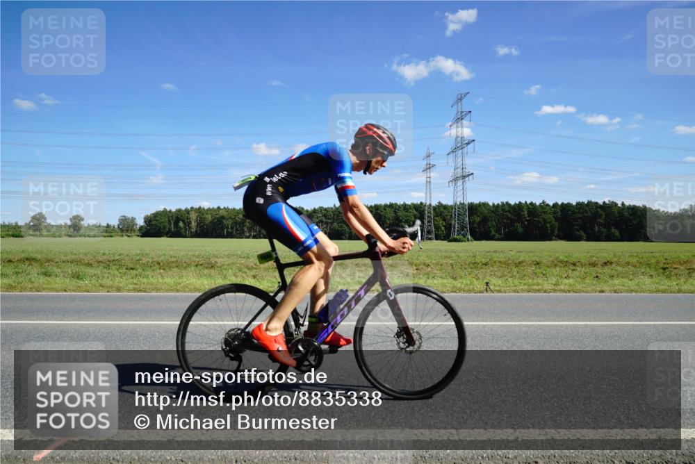 07.09.2025 - 19. Norderstedt Triathlon Michael Burmester http://msf.ph/oto/8835338 07.09.2025 14:05:46 Radfahren 422, 1040 meine-sportfotos.de