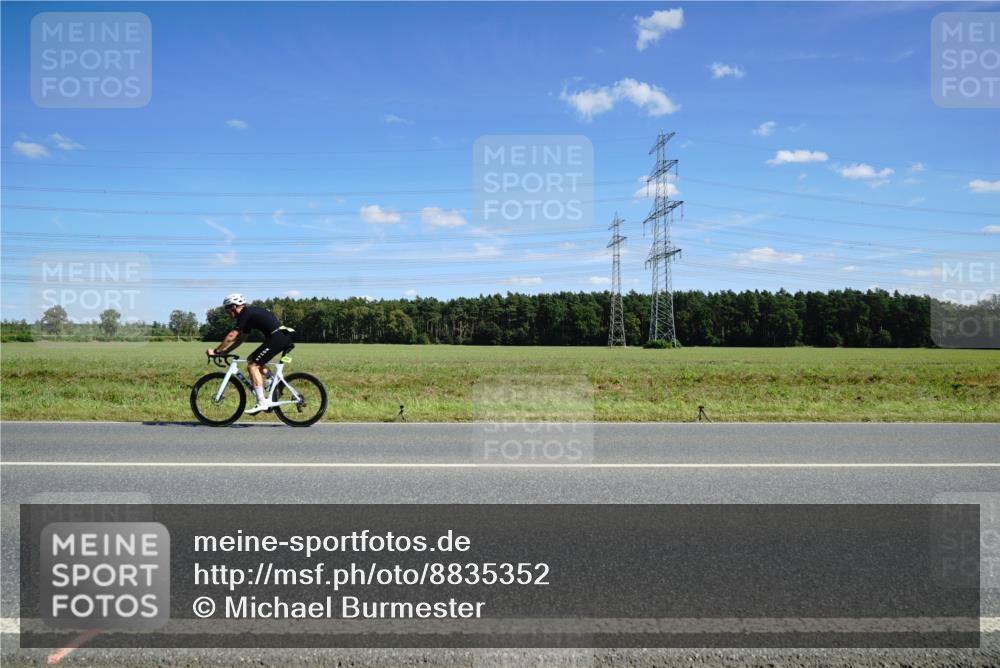 07.09.2025 - 19. Norderstedt Triathlon Michael Burmester http://msf.ph/oto/8835352 07.09.2025 14:05:51 Radfahren 1001 meine-sportfotos.de