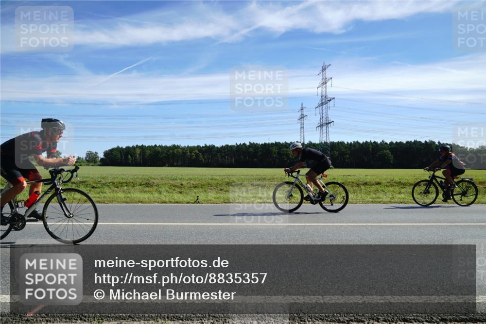 07.09.2025 - 19. Norderstedt Triathlon Michael Burmester http://msf.ph/oto/8835357 07.09.2025 12:01:19 Radfahren 1220, 1267, 1370 meine-sportfotos.de