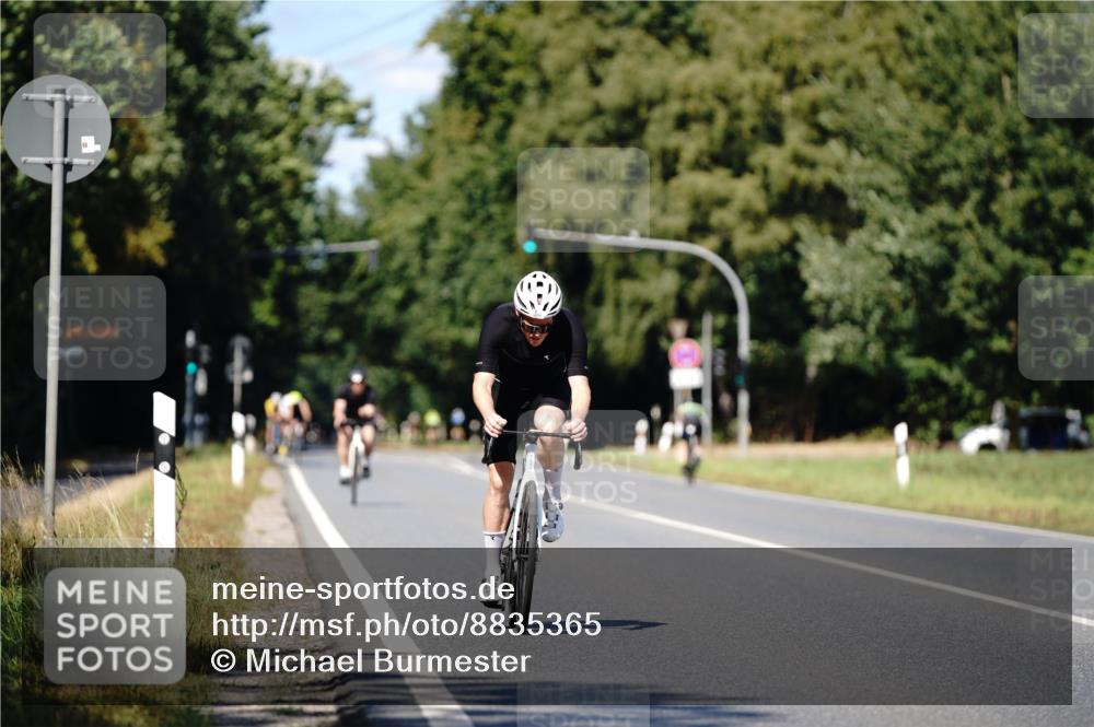 07.09.2025 - 19. Norderstedt Triathlon Michael Burmester http://msf.ph/oto/8835365 07.09.2025 13:50:24 Radfahren 1025 meine-sportfotos.de