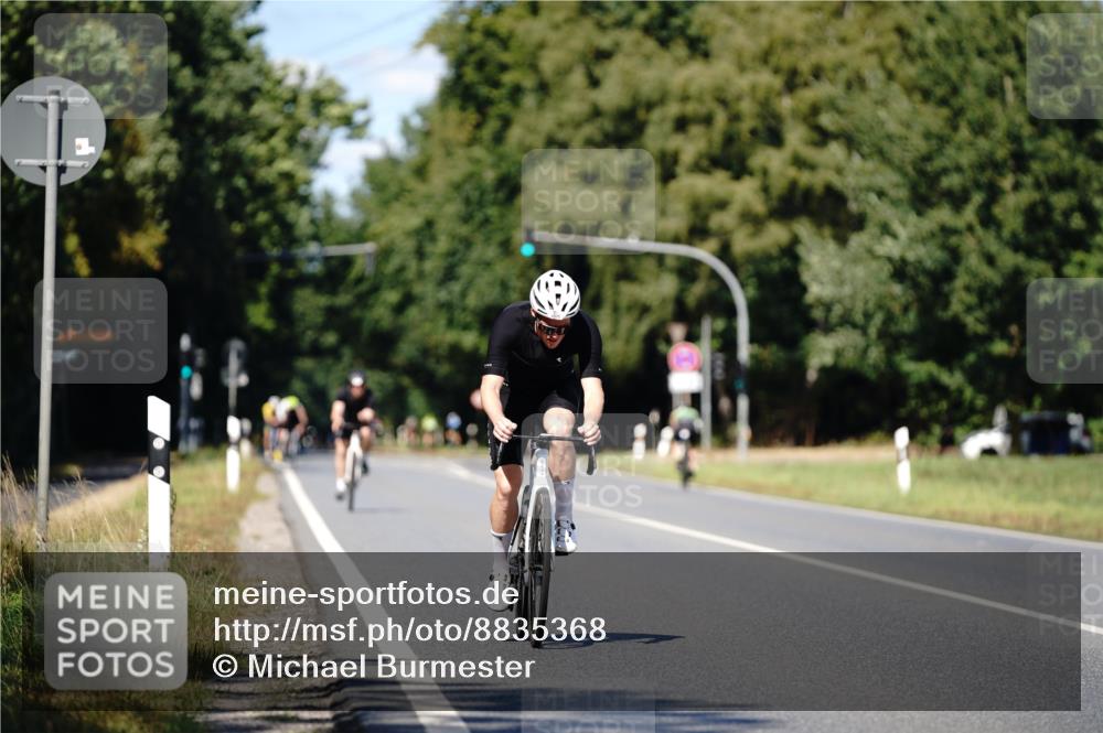 07.09.2025 - 19. Norderstedt Triathlon Michael Burmester http://msf.ph/oto/8835368 07.09.2025 13:50:24 Radfahren 1025 meine-sportfotos.de