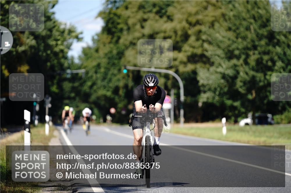 07.09.2025 - 19. Norderstedt Triathlon Michael Burmester http://msf.ph/oto/8835375 07.09.2025 13:50:29 Radfahren 877 meine-sportfotos.de