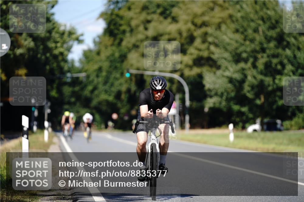07.09.2025 - 19. Norderstedt Triathlon Michael Burmester http://msf.ph/oto/8835377 07.09.2025 13:50:29 Radfahren 877 meine-sportfotos.de