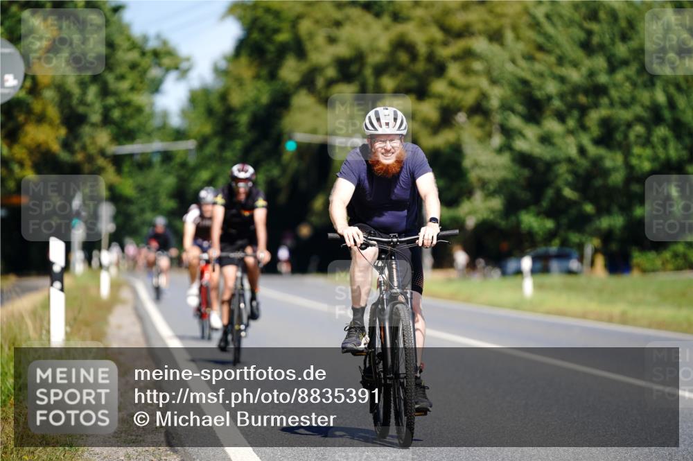 07.09.2025 - 19. Norderstedt Triathlon Michael Burmester http://msf.ph/oto/8835391 07.09.2025 12:31:22 Radfahren 227, 1238 meine-sportfotos.de