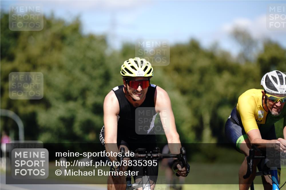 07.09.2025 - 19. Norderstedt Triathlon Michael Burmester http://msf.ph/oto/8835395 07.09.2025 13:50:39 Radfahren 388, 1032, 1471 meine-sportfotos.de