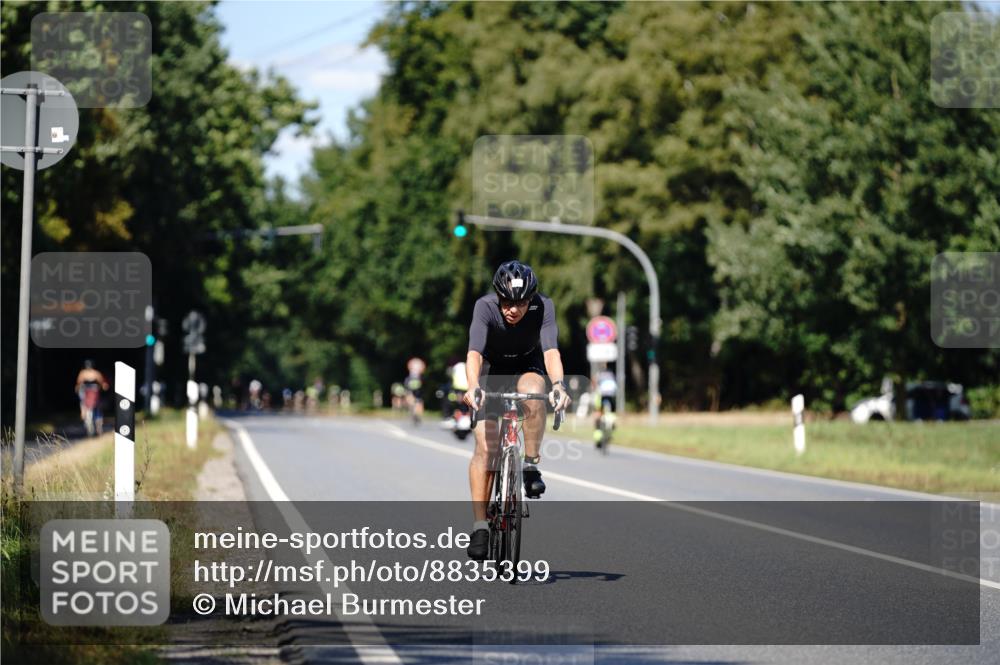 07.09.2025 - 19. Norderstedt Triathlon Michael Burmester http://msf.ph/oto/8835399 07.09.2025 13:50:52 Radfahren 428 meine-sportfotos.de