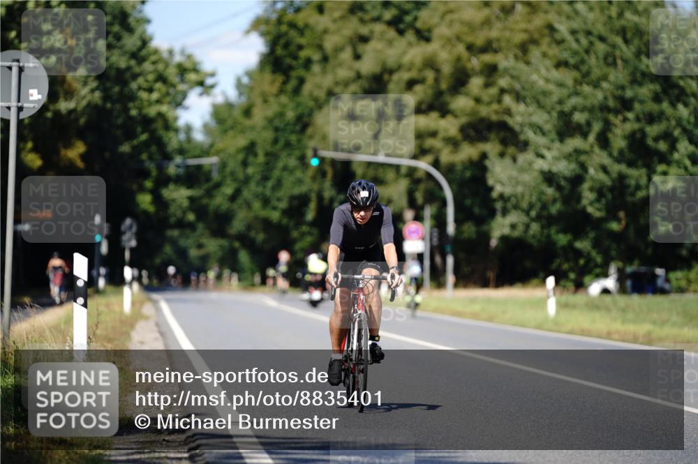 07.09.2025 - 19. Norderstedt Triathlon Michael Burmester http://msf.ph/oto/8835401 07.09.2025 13:50:52 Radfahren 428 meine-sportfotos.de