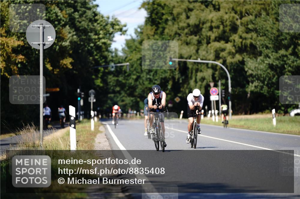 07.09.2025 - 19. Norderstedt Triathlon Michael Burmester http://msf.ph/oto/8835408 07.09.2025 13:51:20 Radfahren 963, 1421 meine-sportfotos.de