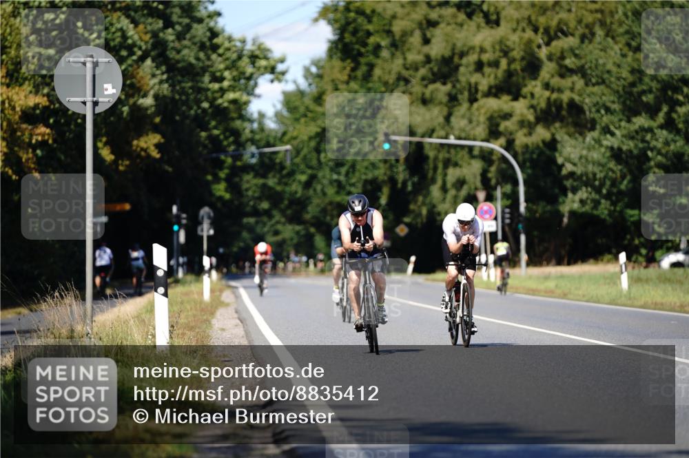 07.09.2025 - 19. Norderstedt Triathlon Michael Burmester http://msf.ph/oto/8835412 07.09.2025 13:51:20 Radfahren 963, 1421 meine-sportfotos.de