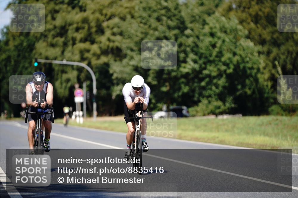 07.09.2025 - 19. Norderstedt Triathlon Michael Burmester http://msf.ph/oto/8835416 07.09.2025 13:51:21 Radfahren 876, 963, 1421 meine-sportfotos.de