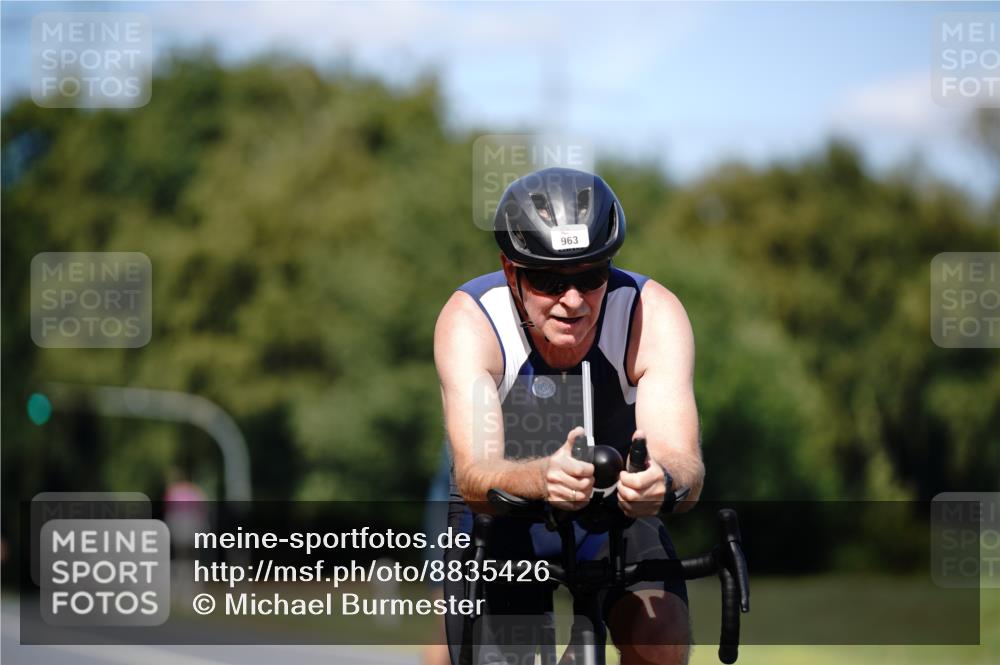 07.09.2025 - 19. Norderstedt Triathlon Michael Burmester http://msf.ph/oto/8835426 07.09.2025 13:51:23 Radfahren 876, 963, 1421 meine-sportfotos.de
