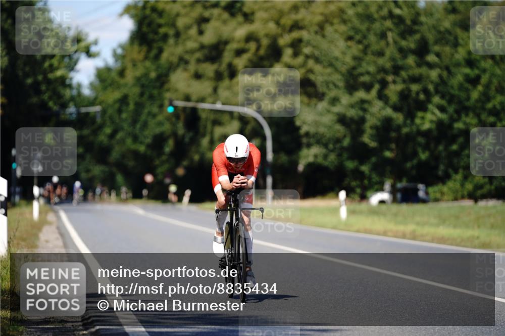 07.09.2025 - 19. Norderstedt Triathlon Michael Burmester http://msf.ph/oto/8835434 07.09.2025 13:51:27 Radfahren 876, 975 meine-sportfotos.de