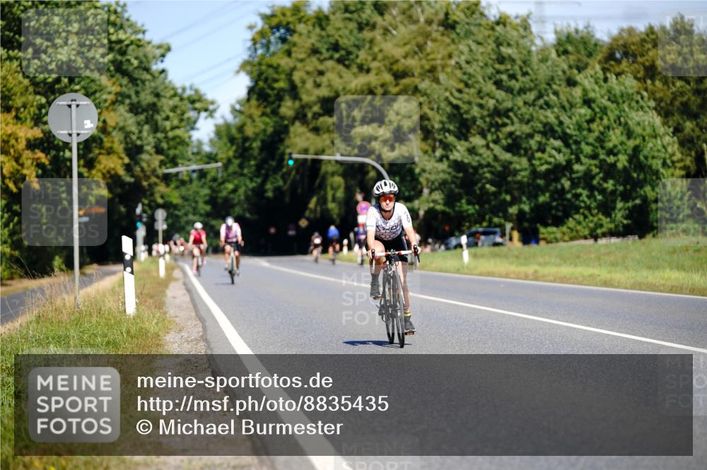 07.09.2025 - 19. Norderstedt Triathlon Michael Burmester http://msf.ph/oto/8835435 07.09.2025 12:31:47 Radfahren 738 meine-sportfotos.de