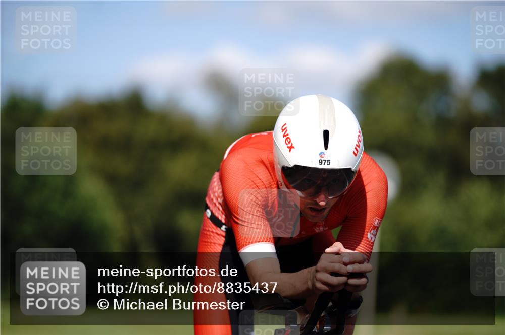 07.09.2025 - 19. Norderstedt Triathlon Michael Burmester http://msf.ph/oto/8835437 07.09.2025 13:51:29 Radfahren 975 meine-sportfotos.de