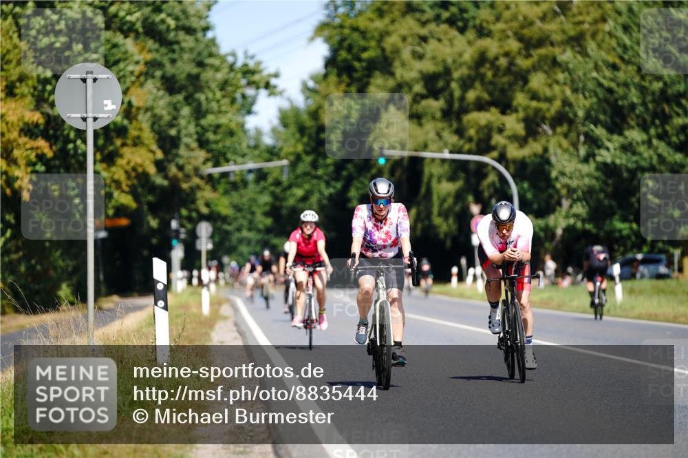 07.09.2025 - 19. Norderstedt Triathlon Michael Burmester http://msf.ph/oto/8835444 07.09.2025 12:31:53 Radfahren 302, 738, 1322 meine-sportfotos.de