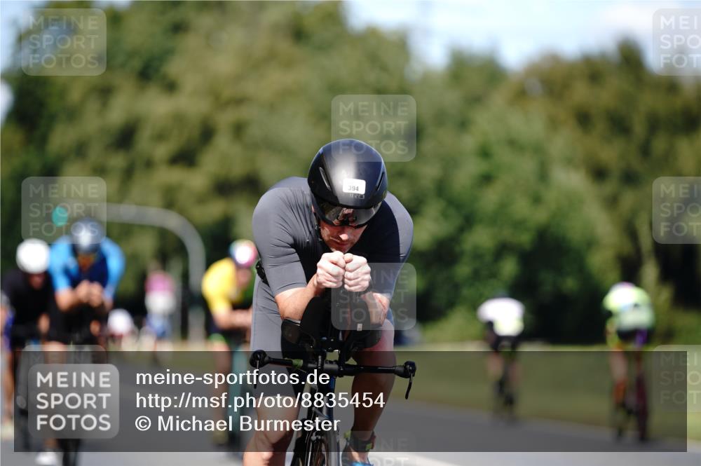 07.09.2025 - 19. Norderstedt Triathlon Michael Burmester http://msf.ph/oto/8835454 07.09.2025 13:51:44 Radfahren 394, 400, 880, 1028, 1041 meine-sportfotos.de