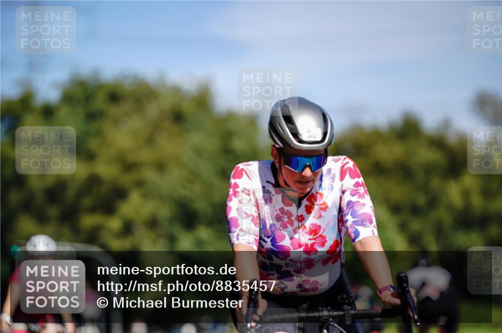 07.09.2025 - 19. Norderstedt Triathlon Michael Burmester http://msf.ph/oto/8835457 07.09.2025 12:31:56 Radfahren 302, 1322, 1339 meine-sportfotos.de