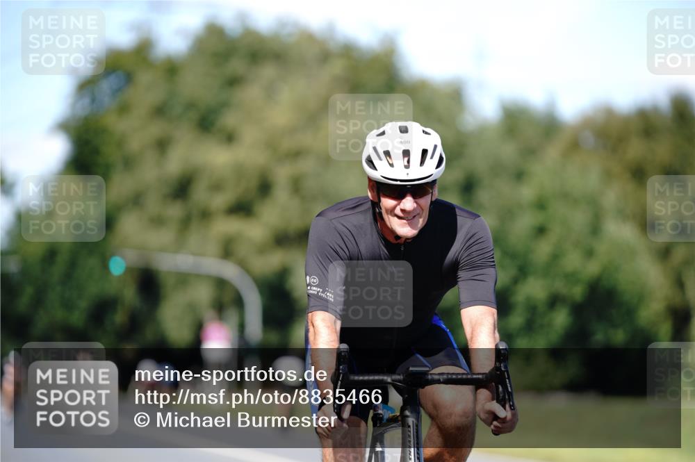 07.09.2025 - 19. Norderstedt Triathlon Michael Burmester http://msf.ph/oto/8835466 07.09.2025 13:51:46 Radfahren 394, 400, 880, 1028 meine-sportfotos.de
