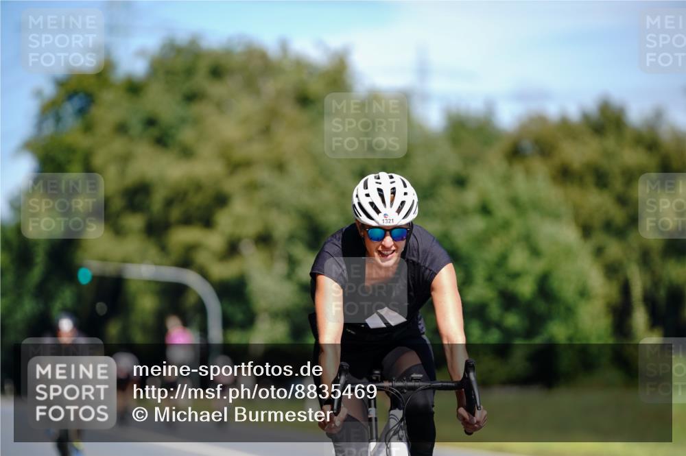 07.09.2025 - 19. Norderstedt Triathlon Michael Burmester http://msf.ph/oto/8835469 07.09.2025 12:32:01 Radfahren 1321, 1339 meine-sportfotos.de
