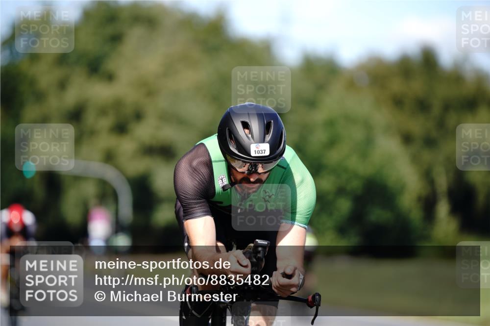 07.09.2025 - 19. Norderstedt Triathlon Michael Burmester http://msf.ph/oto/8835482 07.09.2025 13:51:57 Radfahren 911, 1037 meine-sportfotos.de