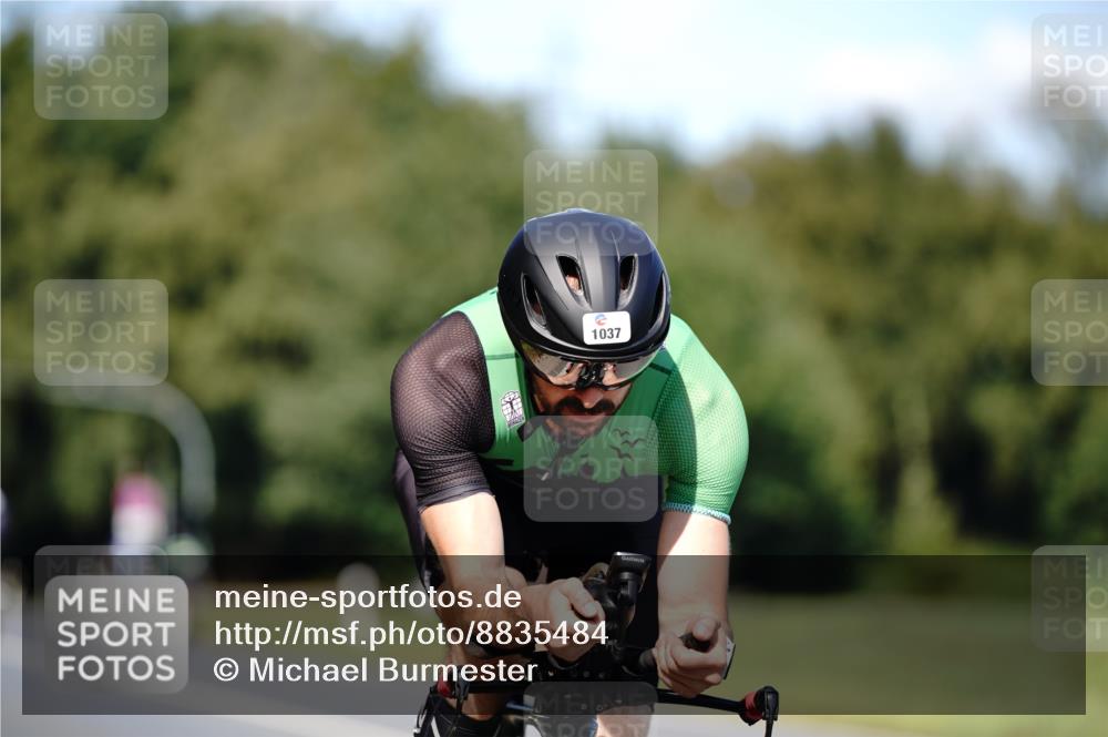 07.09.2025 - 19. Norderstedt Triathlon Michael Burmester http://msf.ph/oto/8835484 07.09.2025 13:51:57 Radfahren 911, 1037 meine-sportfotos.de