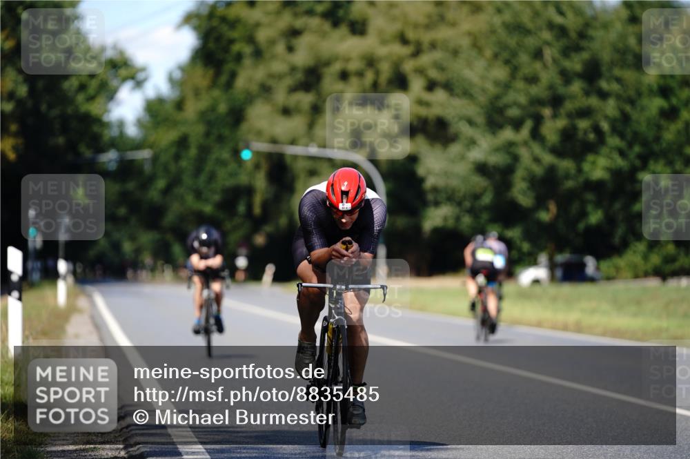 07.09.2025 - 19. Norderstedt Triathlon Michael Burmester http://msf.ph/oto/8835485 07.09.2025 13:51:59 Radfahren 911, 965, 1037 meine-sportfotos.de