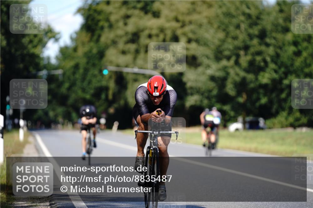 07.09.2025 - 19. Norderstedt Triathlon Michael Burmester http://msf.ph/oto/8835487 07.09.2025 13:51:59 Radfahren 911, 965, 1037 meine-sportfotos.de