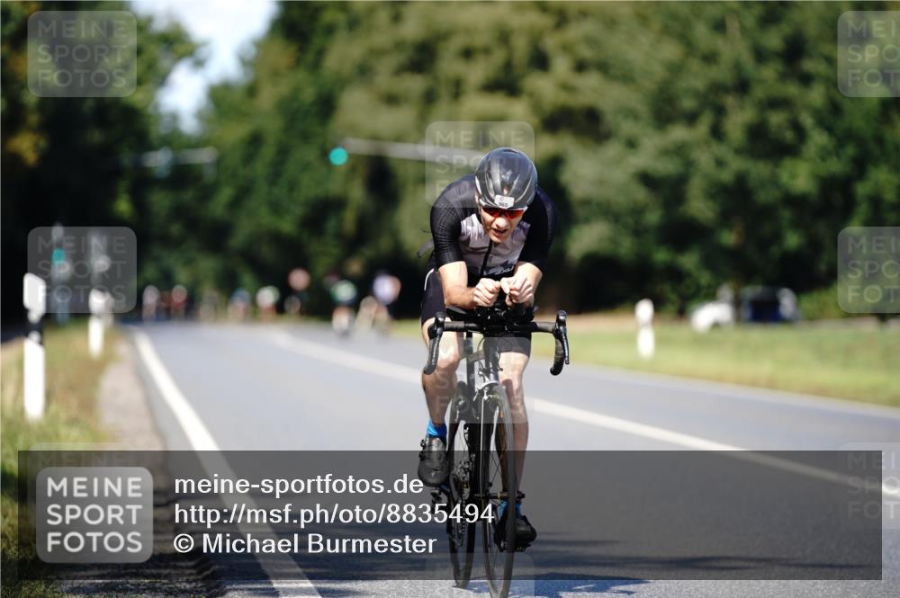 07.09.2025 - 19. Norderstedt Triathlon Michael Burmester http://msf.ph/oto/8835494 07.09.2025 13:52:01 Radfahren 911, 965 meine-sportfotos.de