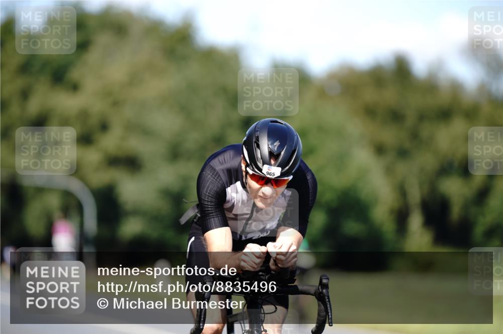 07.09.2025 - 19. Norderstedt Triathlon Michael Burmester http://msf.ph/oto/8835496 07.09.2025 13:52:02 Radfahren 911, 965 meine-sportfotos.de
