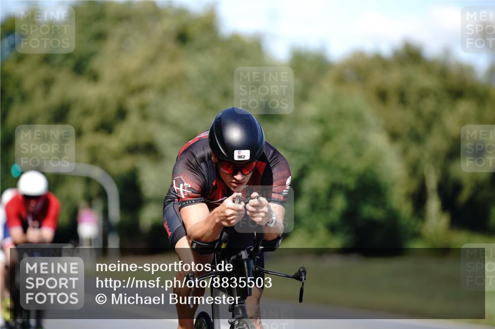 07.09.2025 - 19. Norderstedt Triathlon Michael Burmester http://msf.ph/oto/8835503 07.09.2025 13:52:27 Radfahren 361, 366, 962 meine-sportfotos.de