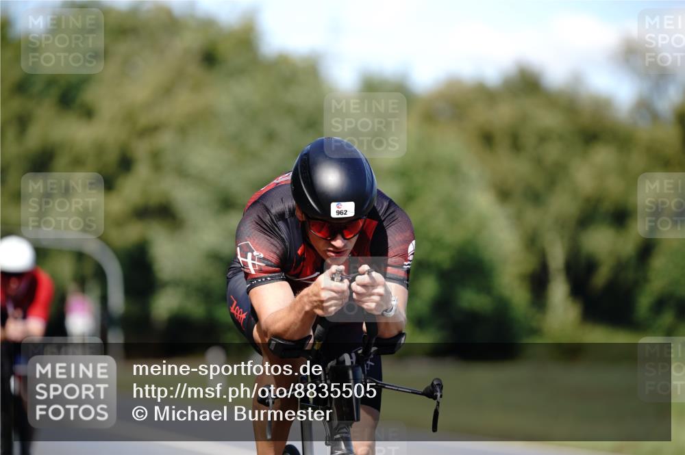 07.09.2025 - 19. Norderstedt Triathlon Michael Burmester http://msf.ph/oto/8835505 07.09.2025 13:52:27 Radfahren 361, 366, 962 meine-sportfotos.de
