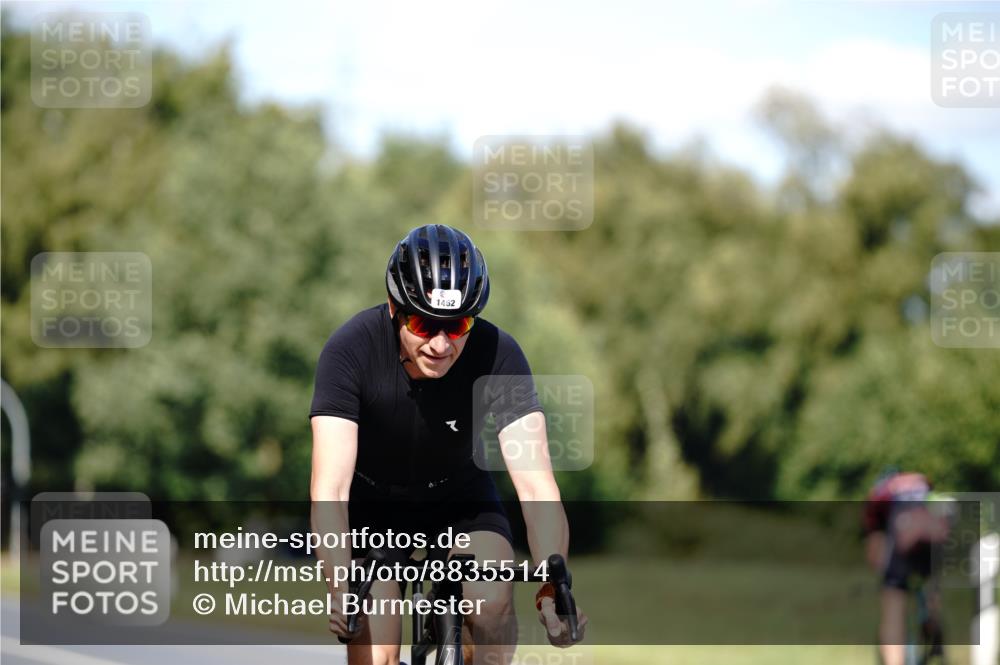07.09.2025 - 19. Norderstedt Triathlon Michael Burmester http://msf.ph/oto/8835514 07.09.2025 13:52:32 Radfahren 361, 366, 1462, 1468 meine-sportfotos.de