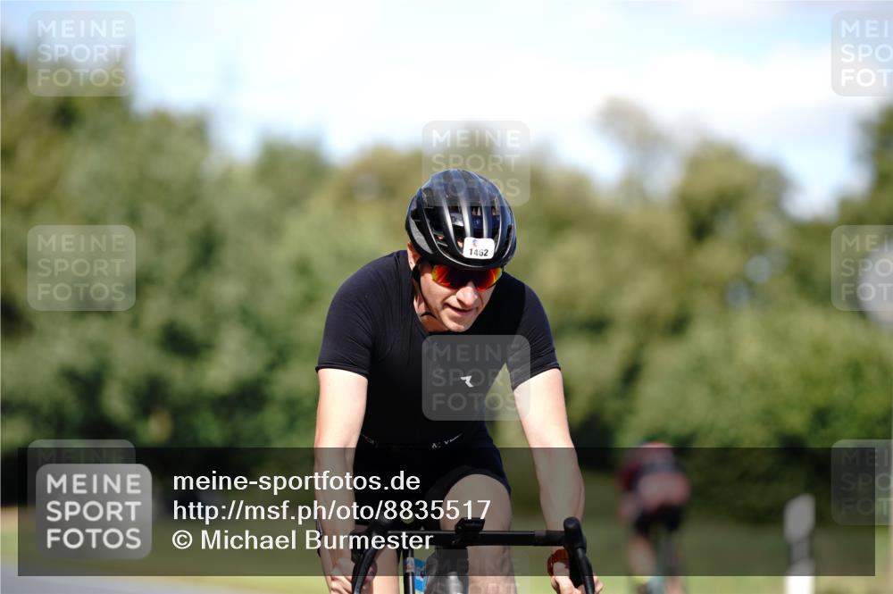 07.09.2025 - 19. Norderstedt Triathlon Michael Burmester http://msf.ph/oto/8835517 07.09.2025 13:52:32 Radfahren 361, 366, 1462, 1468 meine-sportfotos.de