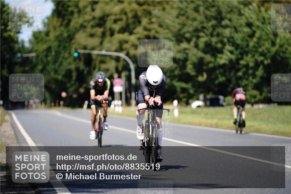 07.09.2025 - 19. Norderstedt Triathlon Michael Burmester http://msf.ph/oto/8835519 07.09.2025 13:52:34 Radfahren 900, 1462, 1468 meine-sportfotos.de