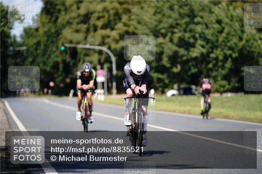 07.09.2025 - 19. Norderstedt Triathlon Michael Burmester http://msf.ph/oto/8835521 07.09.2025 13:52:34 Radfahren 900, 1462, 1468 meine-sportfotos.de