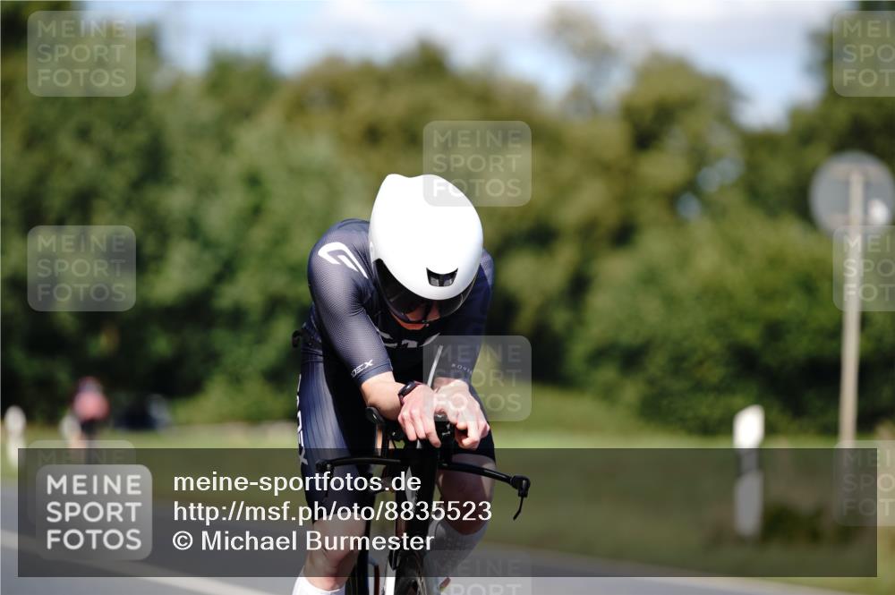 07.09.2025 - 19. Norderstedt Triathlon Michael Burmester http://msf.ph/oto/8835523 07.09.2025 13:52:35 Radfahren 900, 1462, 1468 meine-sportfotos.de